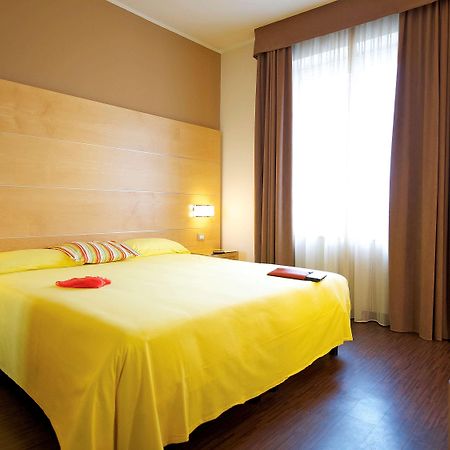 Ibis Styles Parma Toscanini Esterno foto