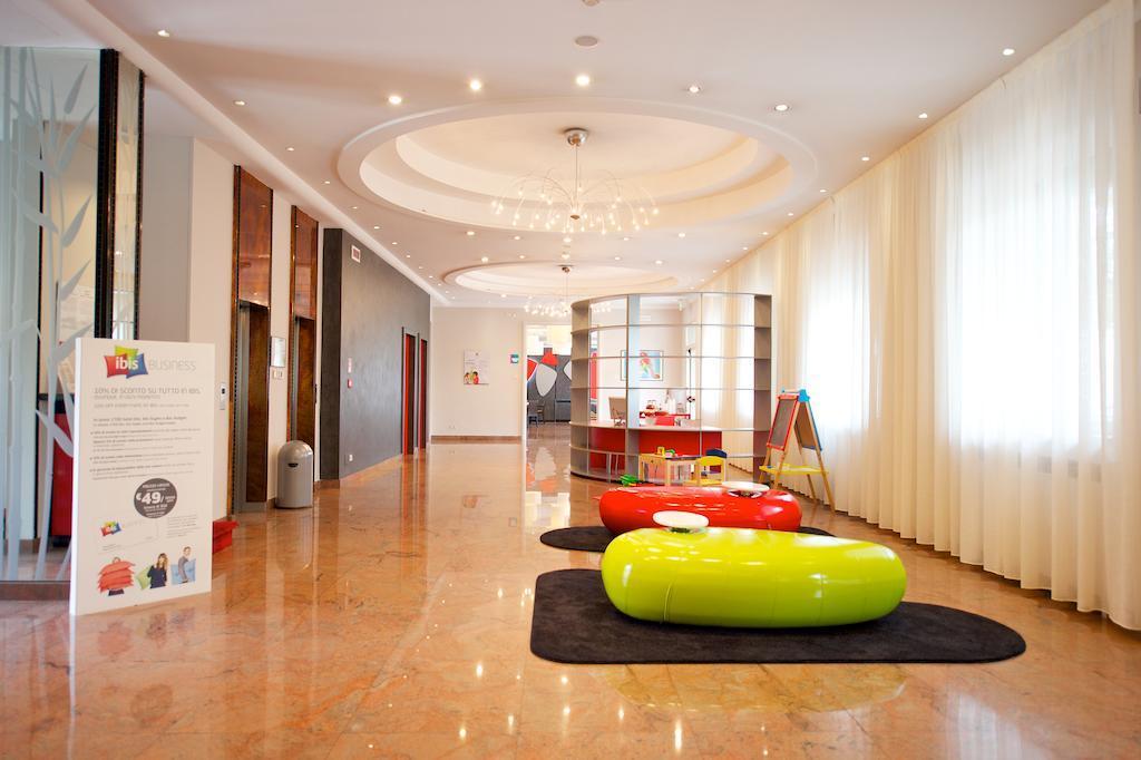 Ibis Styles Parma Toscanini Esterno foto
