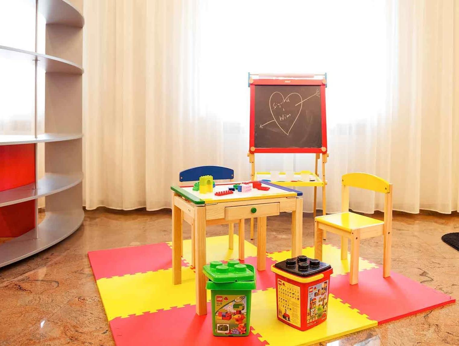 Ibis Styles Parma Toscanini Esterno foto