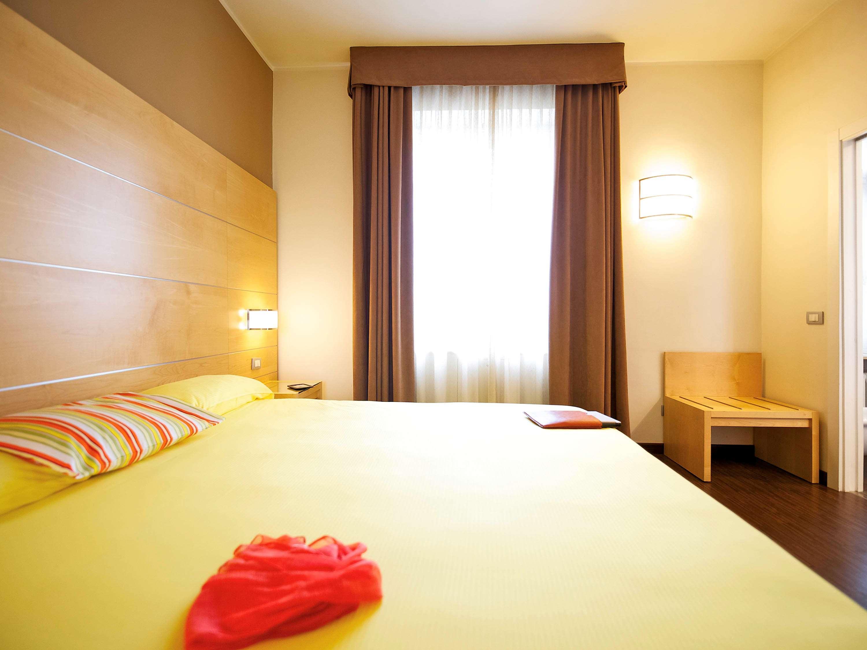 Ibis Styles Parma Toscanini Esterno foto