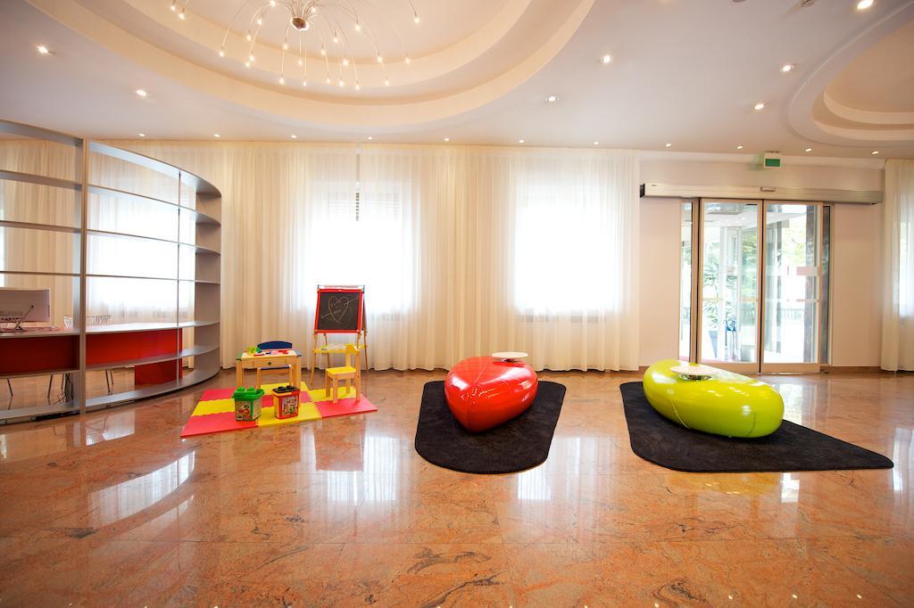 Ibis Styles Parma Toscanini Esterno foto