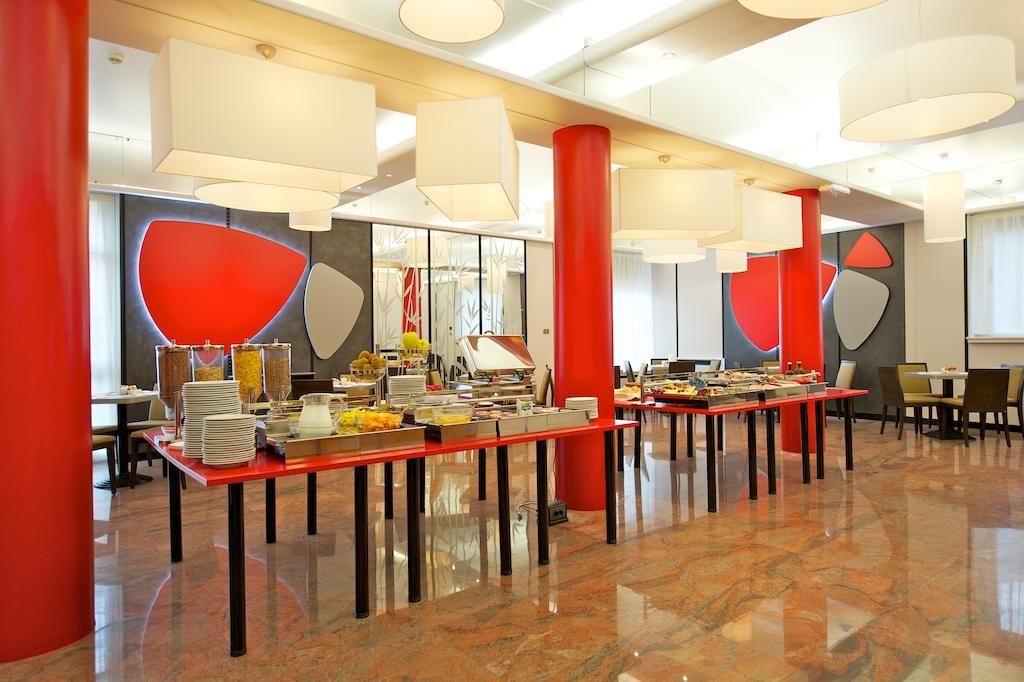 Ibis Styles Parma Toscanini Esterno foto