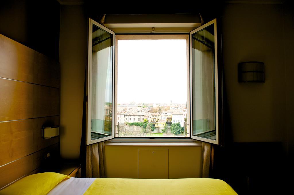 Ibis Styles Parma Toscanini Esterno foto