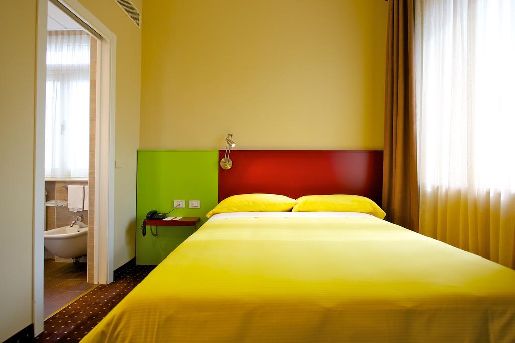Ibis Styles Parma Toscanini Esterno foto