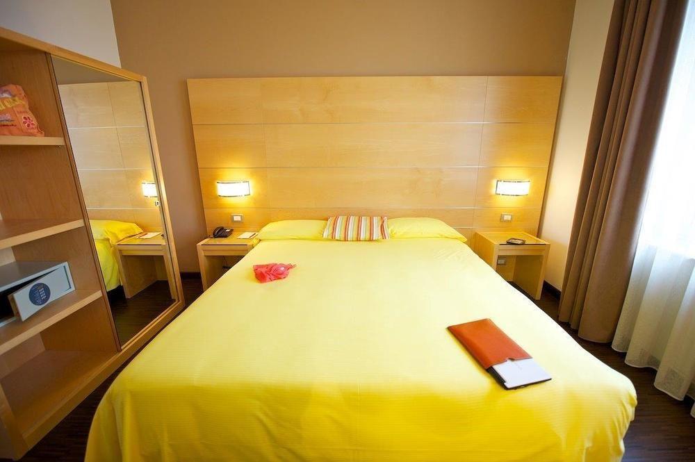 Ibis Styles Parma Toscanini Esterno foto