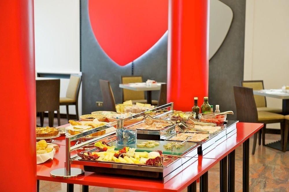Ibis Styles Parma Toscanini Esterno foto