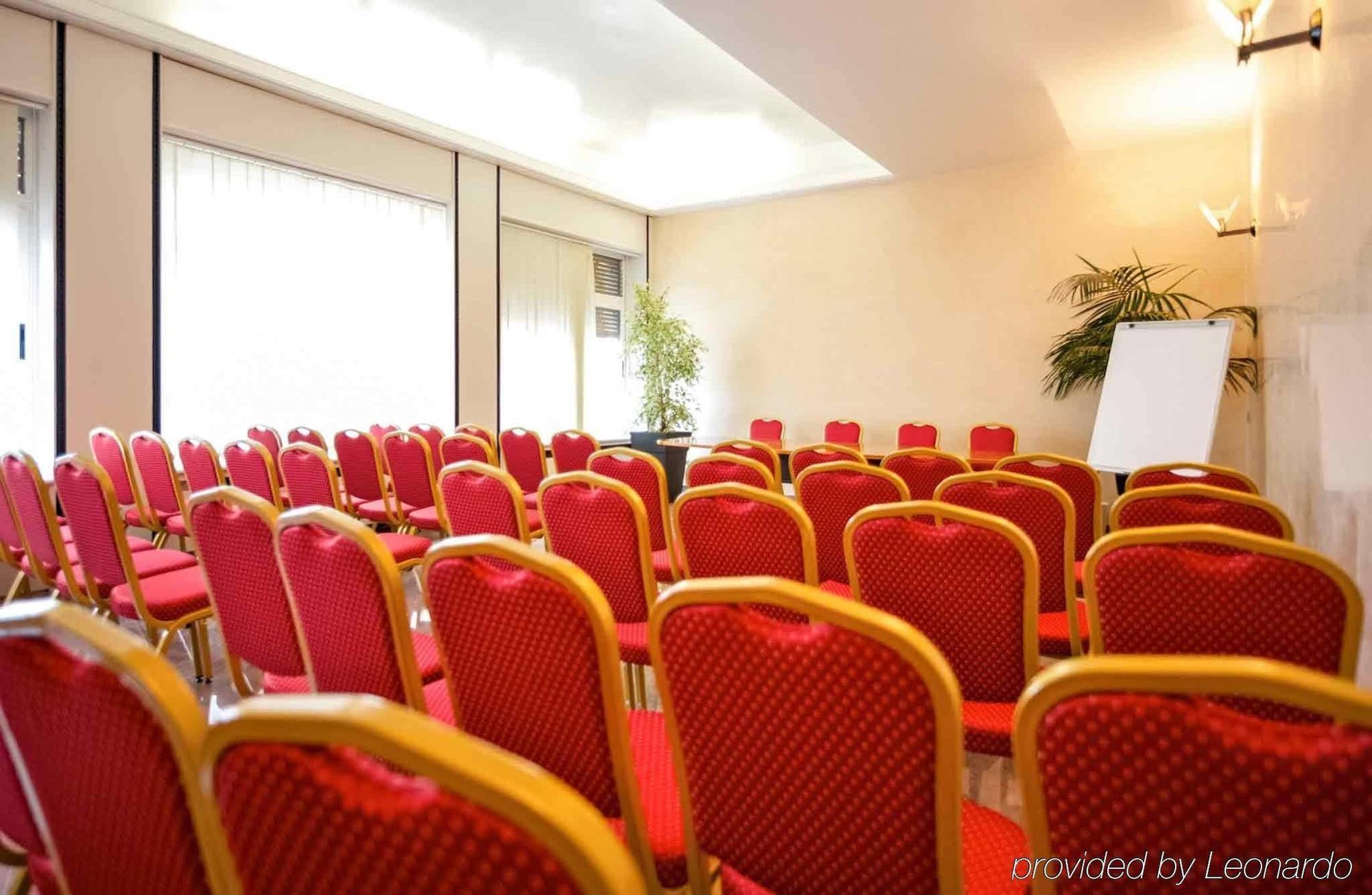 Ibis Styles Parma Toscanini Esterno foto