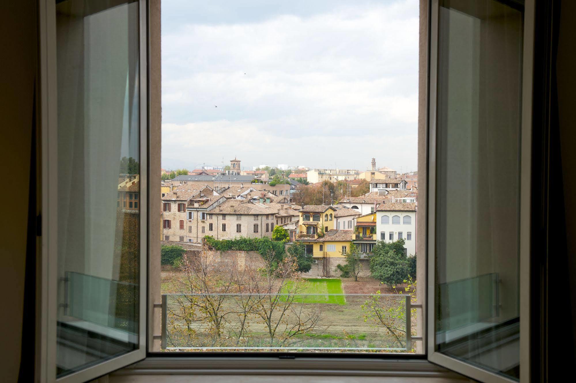 Ibis Styles Parma Toscanini Esterno foto